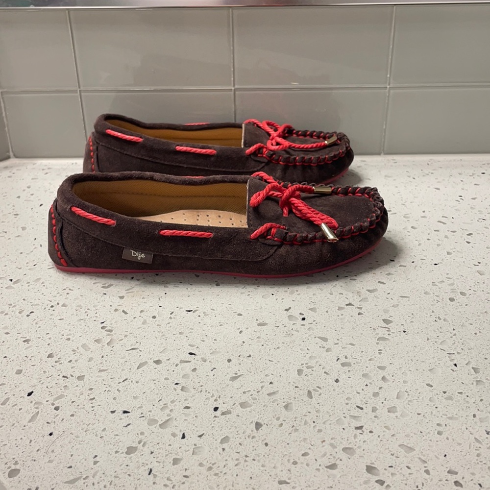 Slippers by Dije